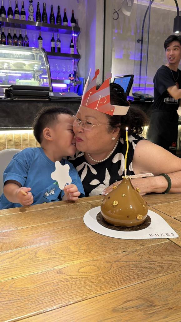 Sao Việt 2/11, tin sao việt mới nhất