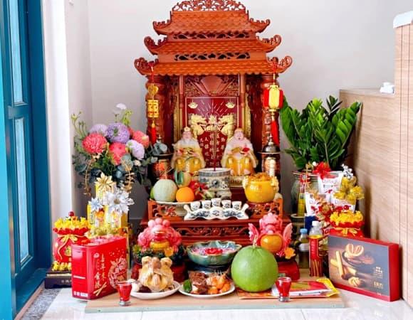 thắp hương, ban thờ Thần Tài