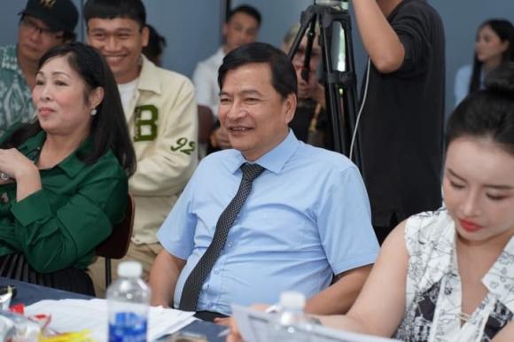 22vua-he-cheo22-khong-mot-xu-dinh-tui-u70-van-dat-show-va-giau-sang-hon-nguoi-4-ngoisaovn-w720-h480 0 Vua hề chèo, Quốc Anh, sao Việt