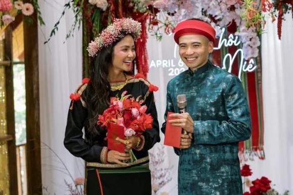 Hoa hậu H'Hen Niê, sao Việt