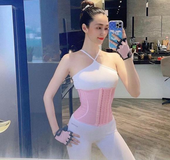 Khánh My, Ngọc Trinh, sao Việt