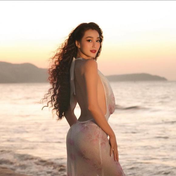 Khánh My, Ngọc Trinh, sao Việt