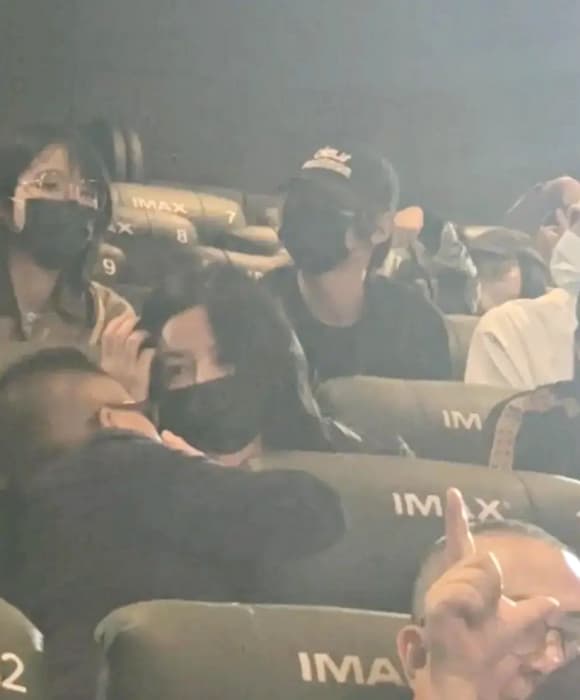 Triệu Vy, Hoàng Bột, Trần Khôn, sao Hoa ngữ