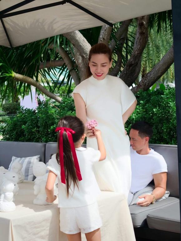 ha-ho-thue-ca-san-khach-san-mung-sinh-nhat-2-con-hanh-dong-sau-do-danh-cho-vung-lu-moi-dang-ne-13-ngoisaovn-w1350-h1800 0 ca sĩ Hồ Ngọc Hà sao Việt