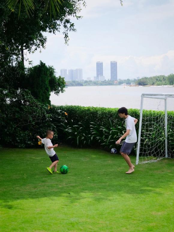 ha-ho-thue-ca-san-khach-san-mung-sinh-nhat-2-con-hanh-dong-sau-do-danh-cho-vung-lu-moi-dang-ne-3-ngoisaovn-w1350-h1800 9 ca sĩ Hồ Ngọc Hà sao Việt