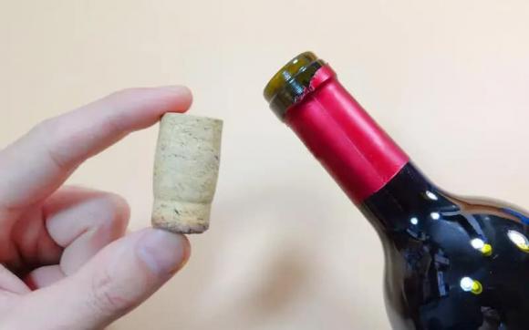mo-ruou-vang (1).jpg 0 mở nắp rượu vang, mẹo hay