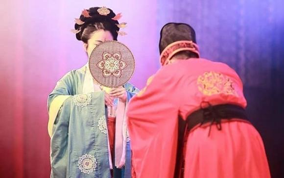 tuc-ngu-xua-772-1-ngoisaovn-w640-h401 2 Nam sợ lõm, nữ sợ lồi, không góa bụa thì cô đơn