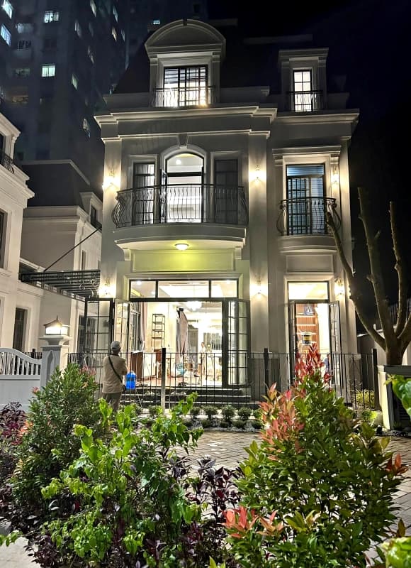 02-doan-di-bang-2.jpg 5 Đoàn Di Băng, bất động sản của Đoàn Di Băng, chồng Đoàn Di Băng bị bắt