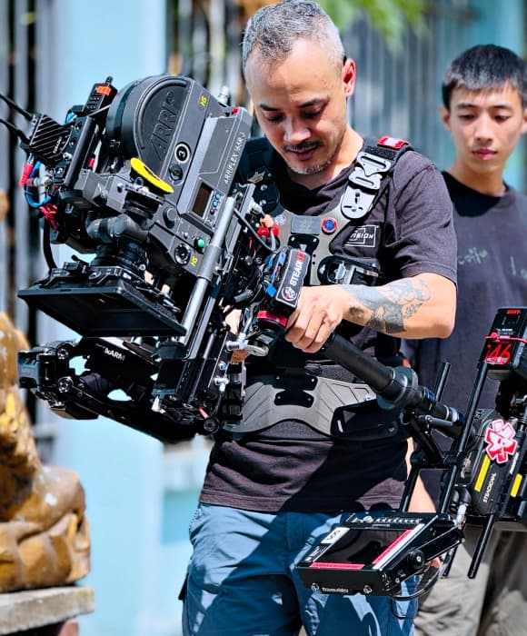 03-nghe-Steadicam-Operator-1.jpg 0 quay phim Steadicam, quay phim, nghề lạ, Steadicam, ngành lương cao