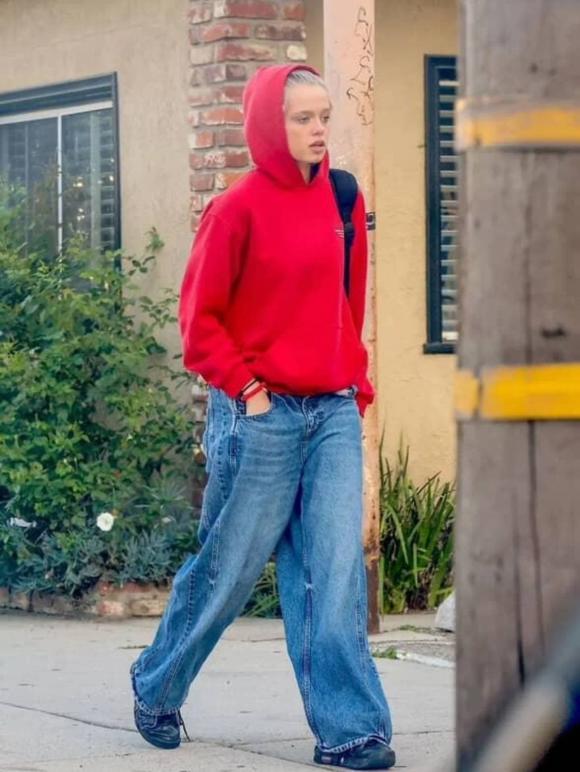 570368032_18488344900075135_7511704797166758333_n.jpg 1 Shiloh Jolie Pitt,Con gái Angelina Jolie, sao hollywood