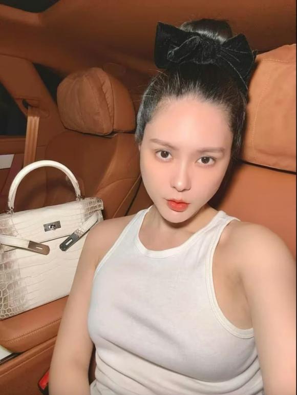 chiec-tui-hon-2-ty-22co-tien-cung-khong-mua-duoc-cua-doan-di-bang-2-ngoisaovn-w1090-h1448 1 Đoàn Di Băng, Nguyễn Quốc Việt, sao Việt