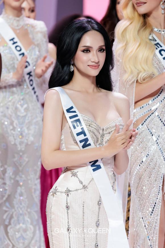 miss-universe-thai-lan-mau-thuan-miss-universe-huong-giang-ganh-hau-qua-dau-tien-2-ngoisaovn-w1366-h2048 1 Miss Universe Thái Lan, Miss Universe, Hương Giang, Hoa hậu Hương Giang, sao iệt