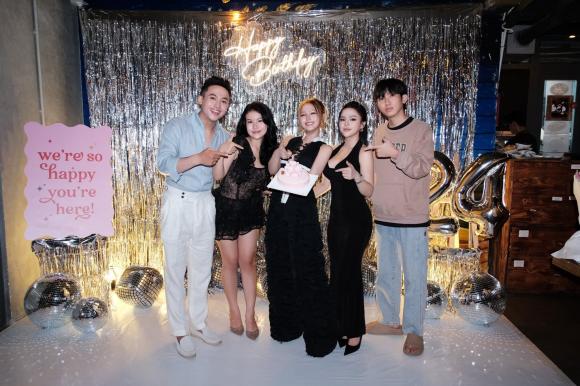 Xoài Non đón sinh nhật “tình bể tình” bên Gil Lê 10.jpg 5 Xoài Non, Gil lê, sao Việt