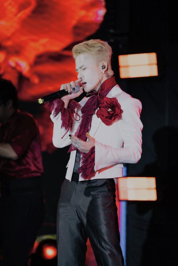 trụ sở của sao 1 Sơn Tùng - MTP, Hà Anh Tuấn, Hiếu Thứ Hai