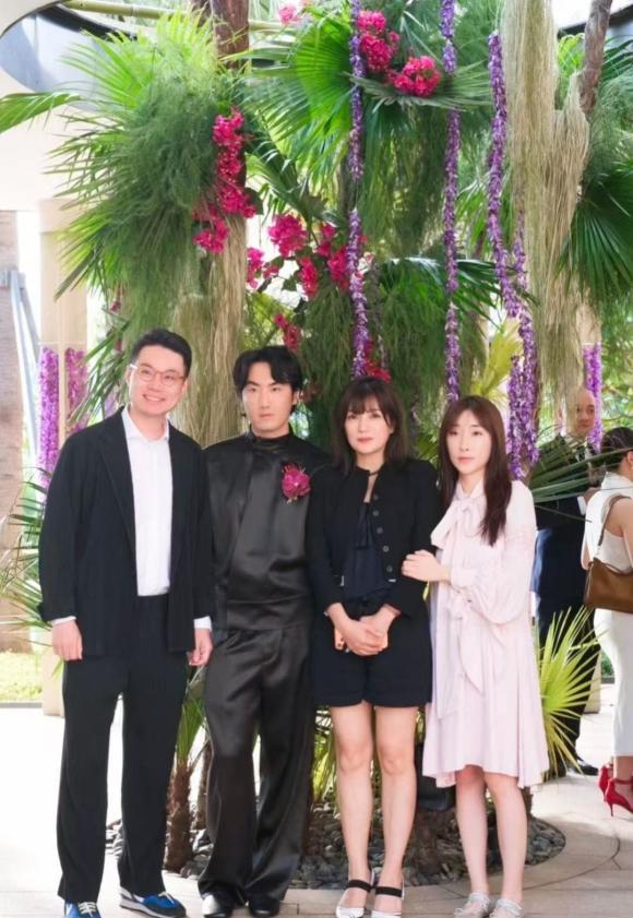 triệu vy 1 Triệu Vy, Hoàn châu cách cách, sao hoa ngữ