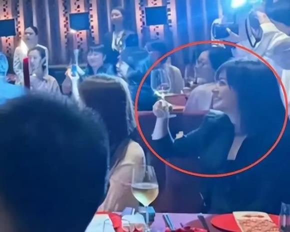 triệu vy 11 Triệu Vy, Hoàn châu cách cách, sao hoa ngữ