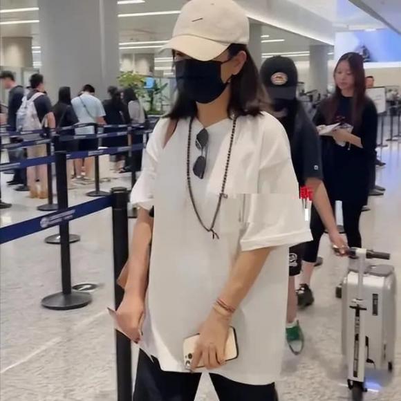 triệu vy 8 Triệu Vy, Hoàn châu cách cách, sao hoa ngữ