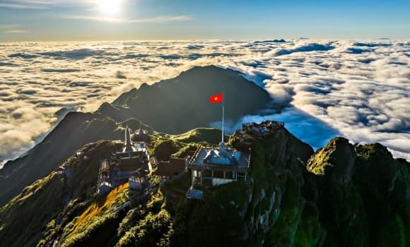  tàu du lịch cao cấp, Hà Nội, nóc nhà Đông Dương, Lào Cai, Fansipan