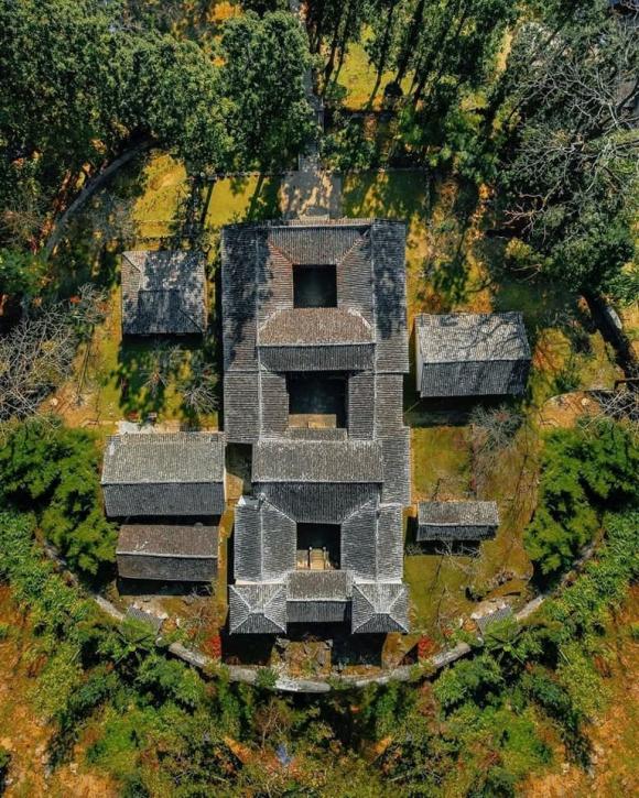 Toàn cảnh dinh thự 150 tỷ của dòng họ từng thống lĩnh cả vùng cao nguyên Hà Giang, được Bác Hồ tặng kỷ vật quý 0 Dinh thự vua mèo, du lịch hà giang