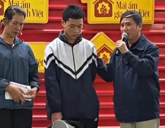 tặng đất cho hàng xóm