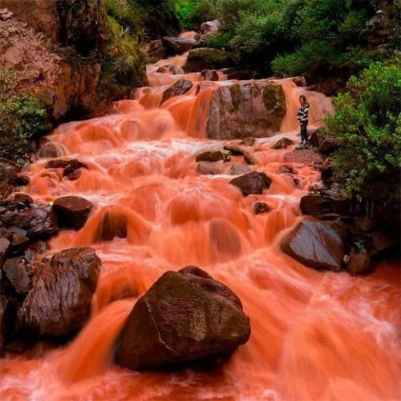 Red river, sông hồng, Palquella Pucamayu, sông đỏ như máu