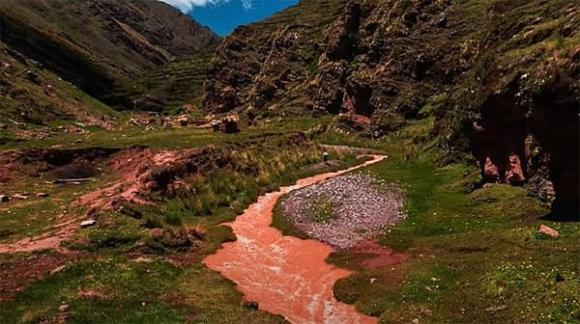 Red river, sông hồng, Palquella Pucamayu, sông đỏ như máu
