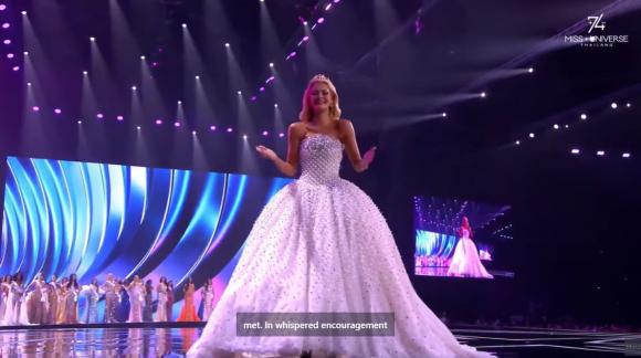 MU 2024 1 Miss Universe 2025, Hương Giang, sao việt