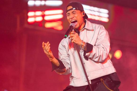 ca sĩ Phạm Anh Khoa, sao Việt 