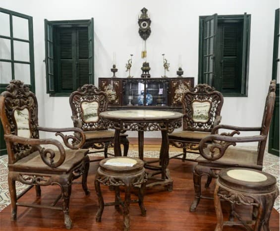 dinh thự Vua Mèo, Hoàng A Tưởng, nhà