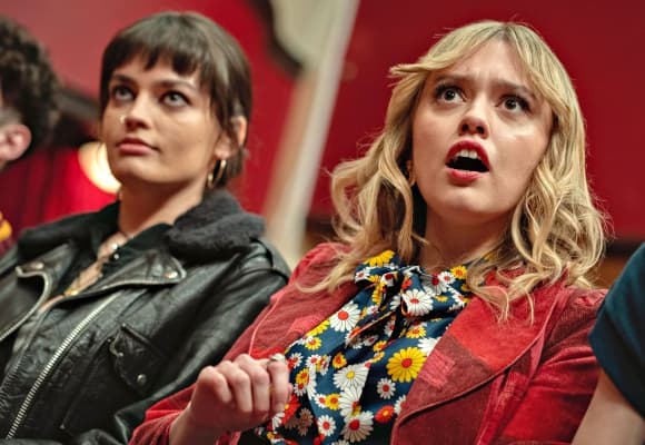 03-sex-education-856874.jpg 1 Sex Education, cách nuôi dạy con, kiểm soát, áp lực thành tích