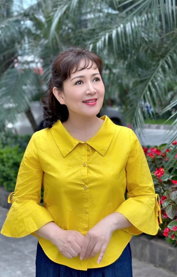 nsnd-minh-hoa-2882-2-ngoisaovn-w577-h902 3 NSND Minh Hoà, sao Việt, bà cố vấn