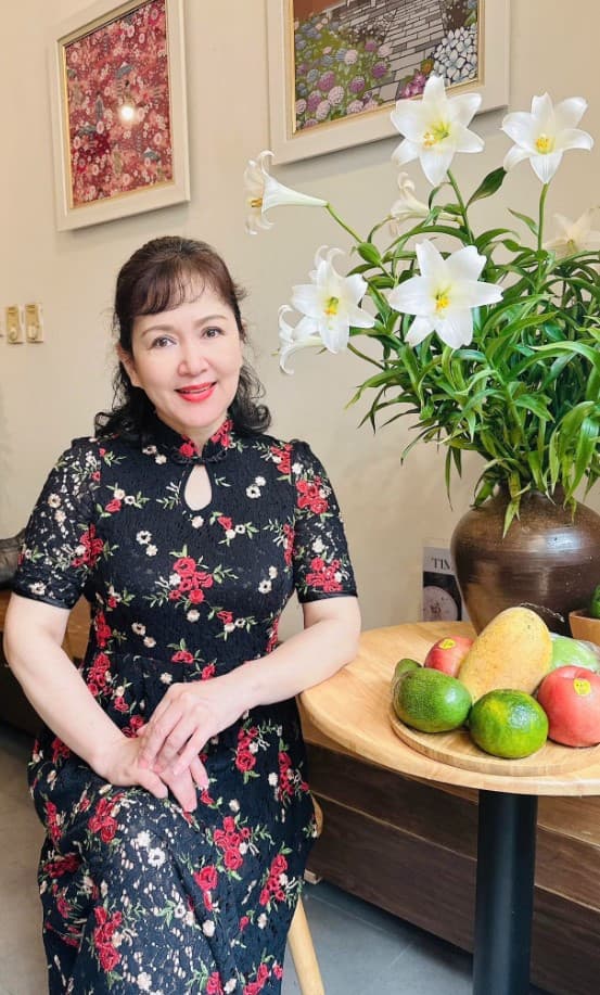 nsnd-minh-hoa-2882-3-ngoisaovn-w553-h917 2 NSND Minh Hoà, sao Việt, bà cố vấn