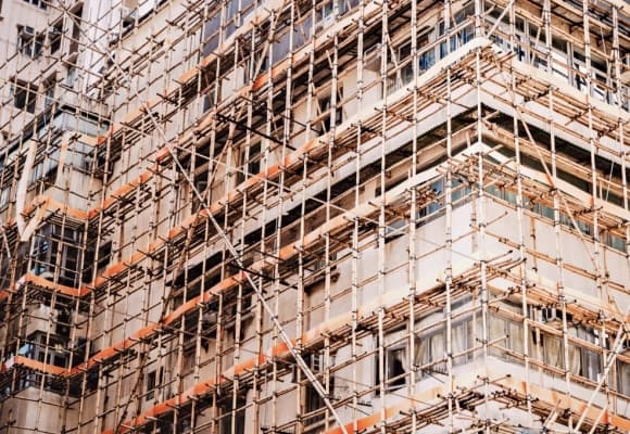 03-gian-giao-lam-bang-tre-1.jpg 3 giàn giáo, giàn giáo bằng tre, chung cư, Hong Kong, cháy chung cư Hong Kong