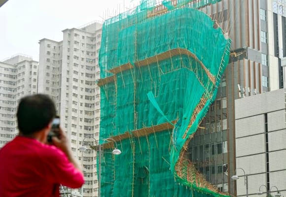 03-gian-giao-lam-bang-tre-1.jpg 4 giàn giáo, giàn giáo bằng tre, chung cư, Hong Kong, cháy chung cư Hong Kong