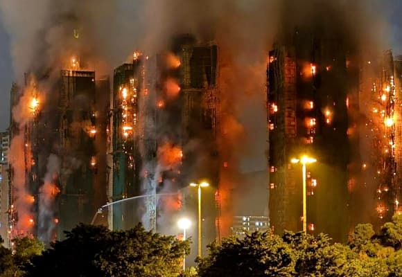 03-gian-giao-lam-bang-tre-1.jpg 5 giàn giáo, giàn giáo bằng tre, chung cư, Hong Kong, cháy chung cư Hong Kong