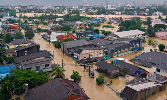 03-lu-lut-tai-thai-lan.jpg 2 lũ lụt, Thái Lan, lũ lụt tại Thái Lan, ngoại tình