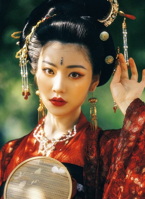 ho-hoang-hau-3-ngoisaovn-w500-h685 3 Hồ Hoàng Hậu, Hoàng hậu từ bỏ tước vị làm gái lầu xanh