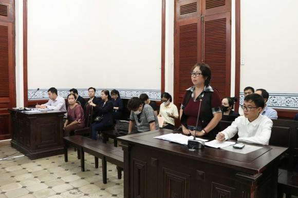 me-ruot-va-vo-duc-tien-tiep-tuc-22chien22-1-ngoisaovn-w1390-h927 2 Đức Tiến, mẹ Đức Tiến, Bình Phương, vợ Đức Tiến, sao Việt