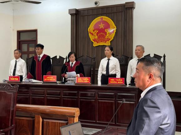 bị cáo 1 đầu độc, đầu độc bằng xyanua, đầu độc 4 người thân bằng xyanu