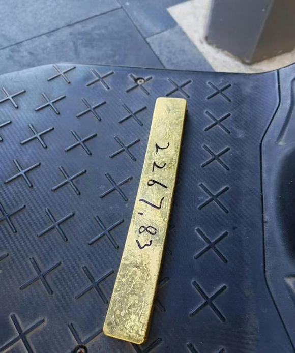 nhặt được thỏi vàng, giá vàng