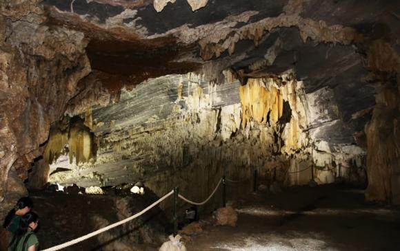 Khu du lịch lịch sử giữa Di sản thiên nhiên Phong Nha - Kẻ Bàng, hang chỉ huy