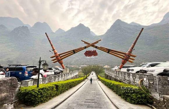 viet-nam-co-mot-ngoi-lang-luc-giac-dac-biet-noi-bat-giua-cao-nguyen-da-la-diem-du-lich-cong-dong-tot-nhat-2025 (2).jpg 0 ngôi làng lục giác, làng H'Mông Pả Vi, điểm du lịch cộng đồng tốt nhất 2025