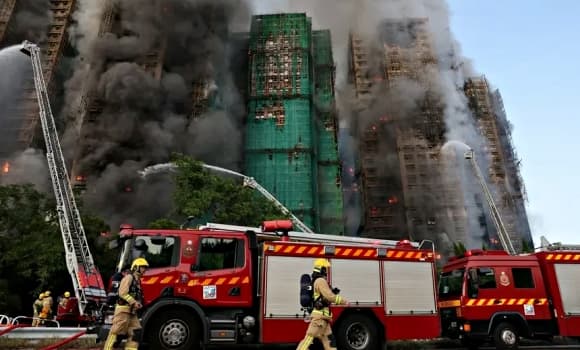 01-tham-hoa-chay-8-toa-chung-cu-o-hong-kong-trung-quoc-7.jpg 0 chung cư Wang Fuk Court, cháy chung cư Hong Kong, thảm kịch hỏa hoạn Hong Kong, nguyên nhân hỏa hoạn chung cư tại Hong Kong