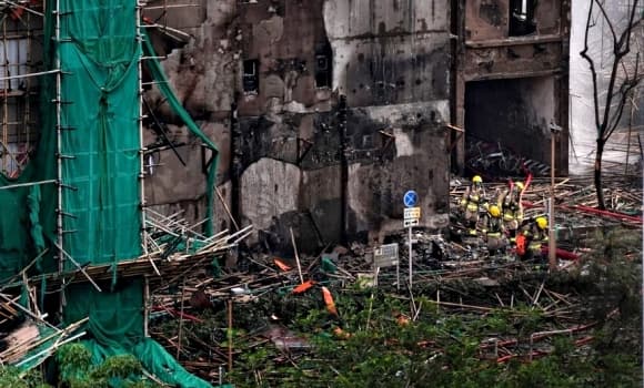 01-tham-hoa-chay-8-toa-chung-cu-o-hong-kong-trung-quoc-7.jpg 1 chung cư Wang Fuk Court, cháy chung cư Hong Kong, thảm kịch hỏa hoạn Hong Kong, nguyên nhân hỏa hoạn chung cư tại Hong Kong