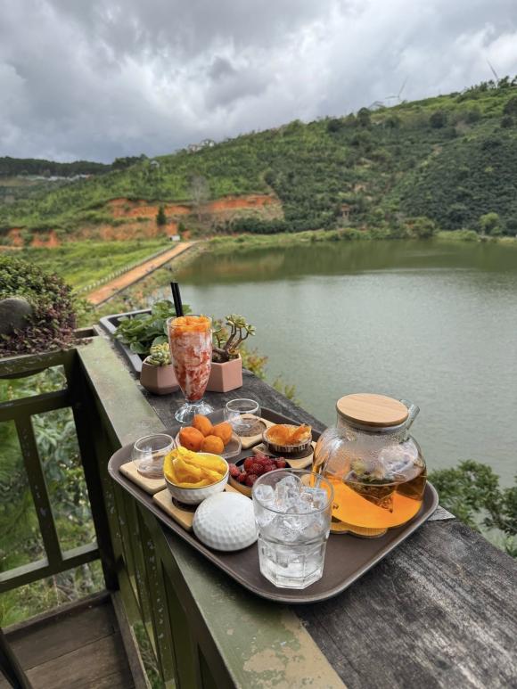 Tăng Thanh Hà, con dâu tỷ phú Johnathan Hạnh Nguyễn, kiến thức