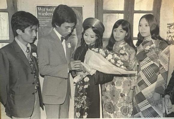 No title 3 mỹ nhân phố cổ, Như Quỳnh