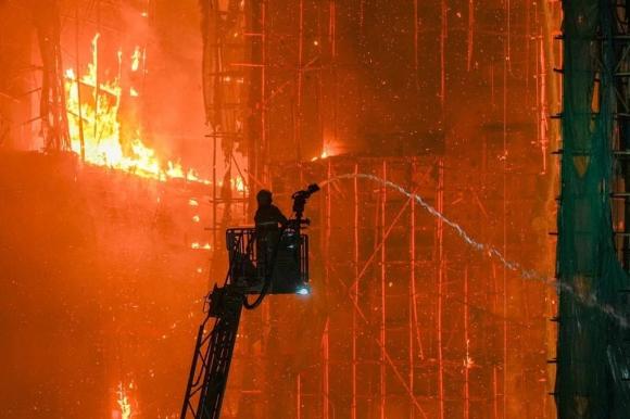 cháy chung cư, cháy chung cư Hong Kong, Hong Kong để quốc tang