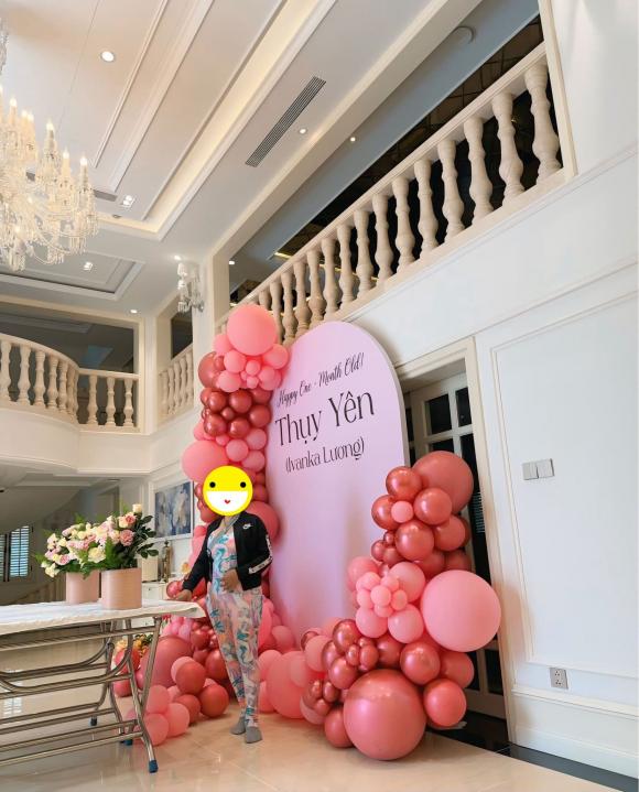 con-trai-nuoi-dinh-dam-cua-vu-linh-va-vo-hoa-hau-mung-day-thang-con-gai-cung-4-ngoisaovn-w1652-h2048 1 NSƯT Vũ Luân, Phương Lê, sao Việt