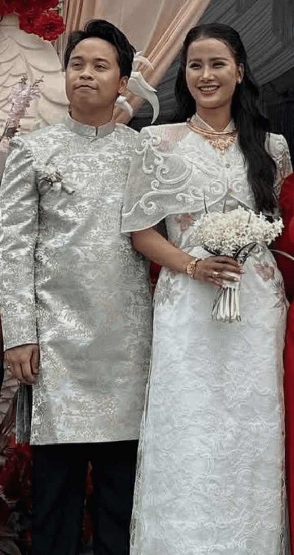 Á hậu hương ly, ăn hỏi á hậu hương ly