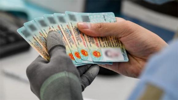 chi-con-1-thang-nua-nguoi-sinh-3-nam-nay-can-doi-the-can-cuoc-ngay-de-tranh-bi-phat-500000-dong (1).jpg 0 đổi thẻ Căn cước, Luật căn cước, kiến thức